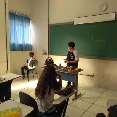 Educação musical: atividades no Colégio Guairacá trabalham as propriedades do som