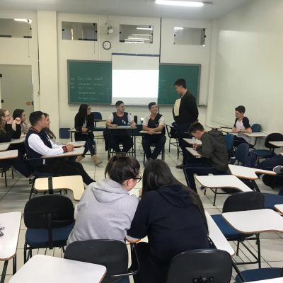 Alunos do 2º e 3º ano participam de atividades de orientação profissional