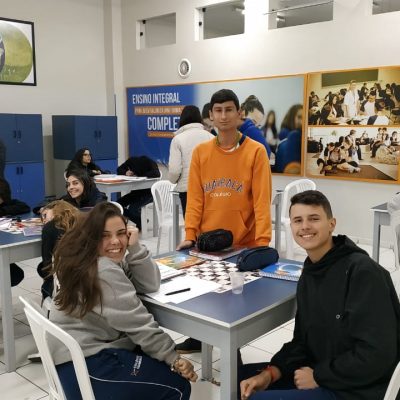 Novas metodologias: estudantes participam de aulas inovadoras no Colégio Guairacá