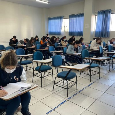 Alunos do Ensino Médio do Colégio Guairacá realizam Simulado FTD