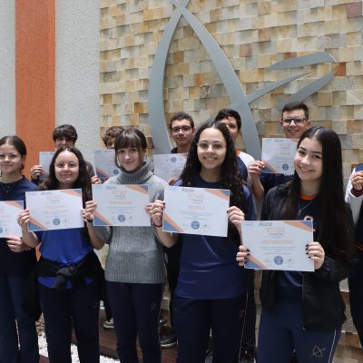 Colégio Guairacá entrega certificados para Alunos Destaque