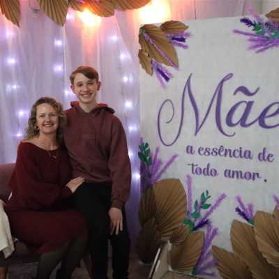 Aromas de Amor: Colégio Guairacá realiza jantar em comemoração ao Dia das Mães